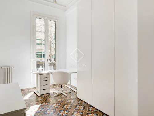 5 Bedrooms Apartment in Ausias March