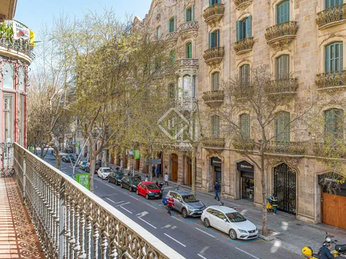 5 Bedrooms Apartment in Ausias March
