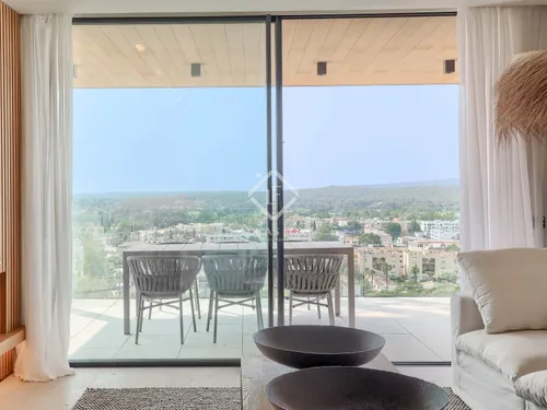 4 Bedrooms Apartment in Nuno Sanz