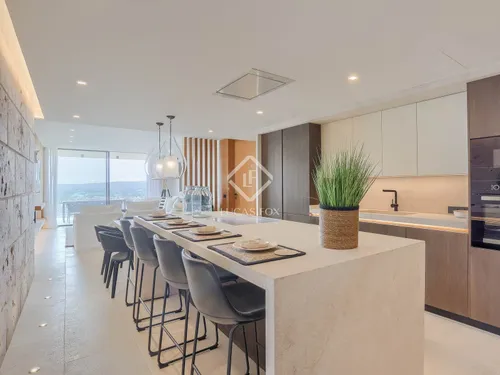 4 Bedrooms Apartment in Nuno Sanz