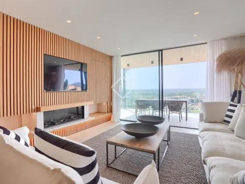 4 Bedrooms Apartment in Nuno Sanz