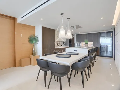 4 Bedrooms Apartment in Nuno Sanz