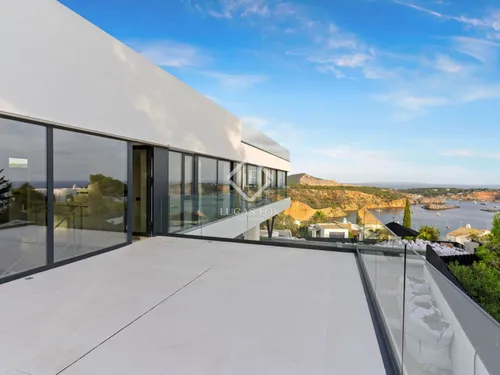 4 Bedrooms House / Villa in Vista ALegre