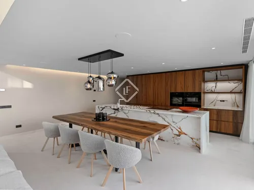 4 Bedrooms House / Villa in Vista ALegre