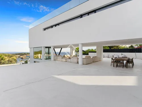 4 Bedrooms House / Villa in Vista ALegre
