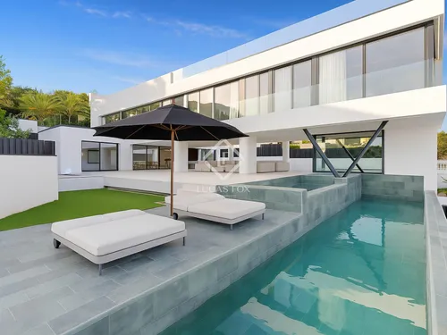 Exquisite new villa in prestigious Vista Alegre with panoramic sea views and luxury finishes