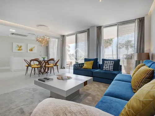 Exclusive Seafront Apartment with Panoramic Views in The Edge, Estepona