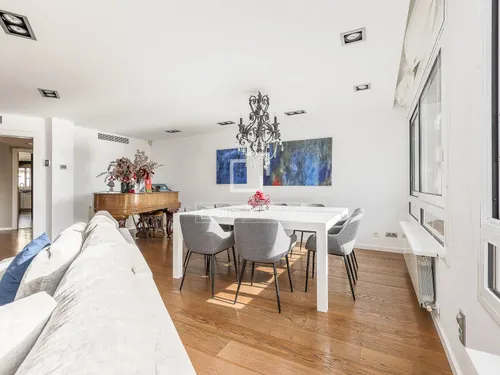 5 Bedrooms Apartment in Mendel