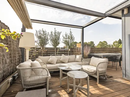 5 Bedrooms Apartment in Mendel