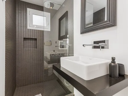 5 Bedrooms Apartment in Mendel