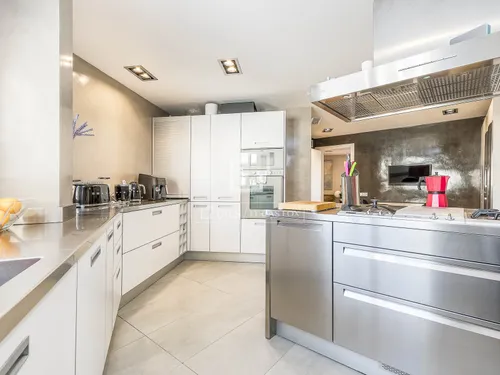 5 Bedrooms Apartment in Mendel