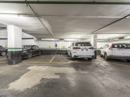 5 Bedrooms Apartment in Mendel