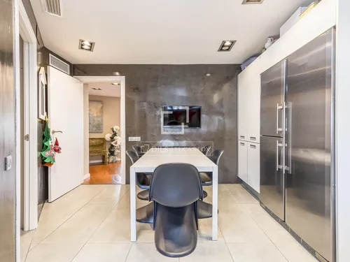 5 Bedrooms Apartment in Mendel