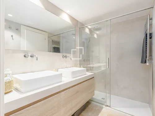 5 Bedrooms Apartment in Mendel