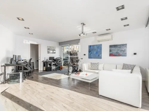 5 Bedrooms Apartment in Mendel