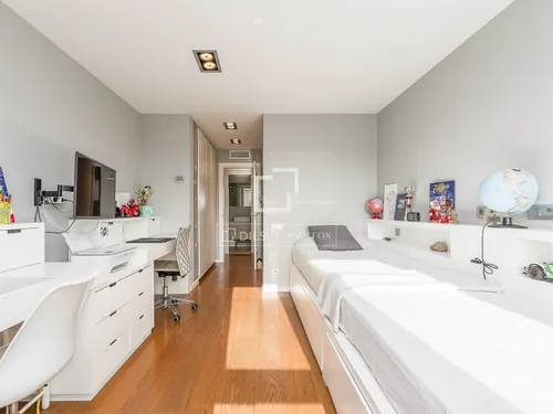 5 Bedrooms Apartment in Mendel