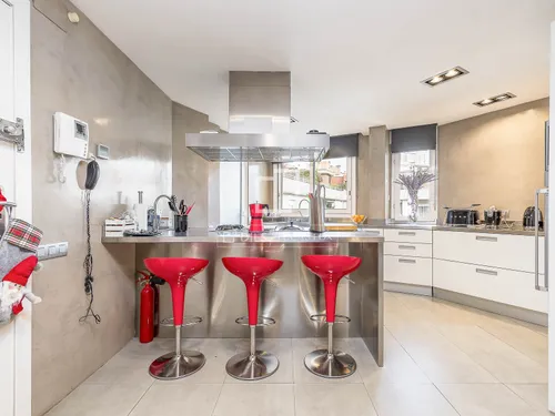 5 Bedrooms Apartment in Mendel