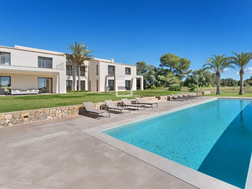 Excellent 4 Bedroom country house with 70m² terrace for sale in North East Mallorca