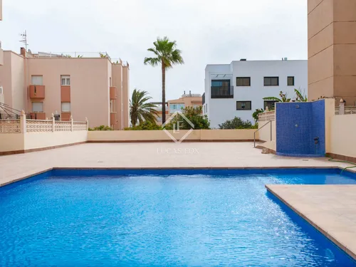 4 Bedrooms Apartment in Calle des Fornas