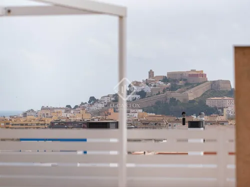 4 Bedrooms Apartment in Calle des Fornas
