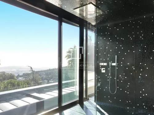 7 Bedrooms House / Villa in Mont D´Orsa