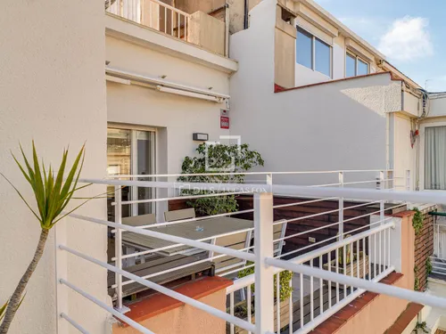 5 Bedrooms Apartment in Bori i Fontestà