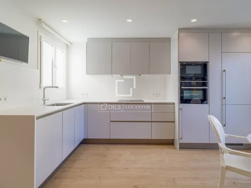 5 Bedrooms Apartment in Bori i Fontestà