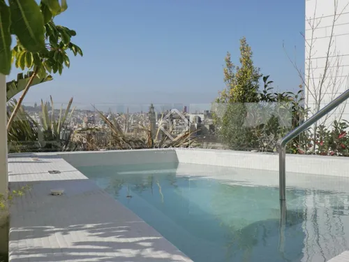 Excellent 4 Bedroom penthouse with 115m² terrace for prime sale in El Born