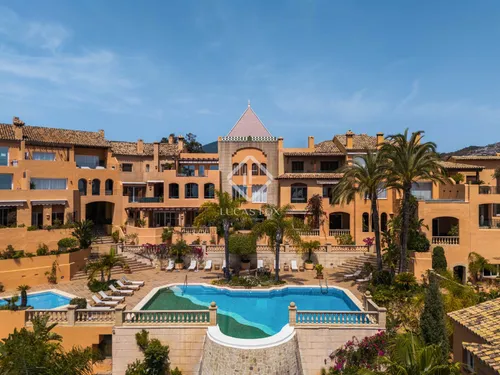 4 Bedrooms Apartment in Super Manzana