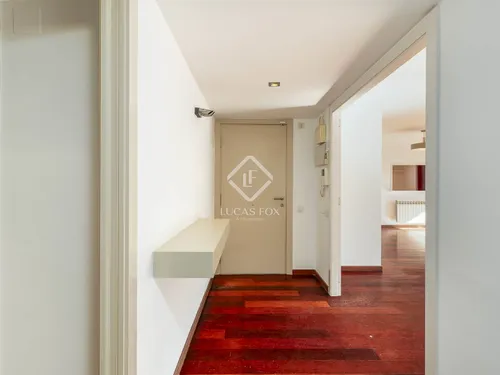 4 Bedrooms Apartment in Provença