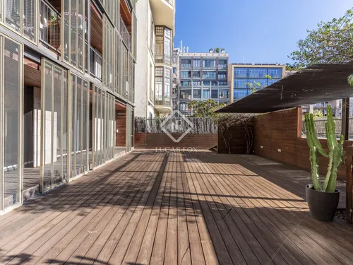 4 Bedrooms Apartment in Provença