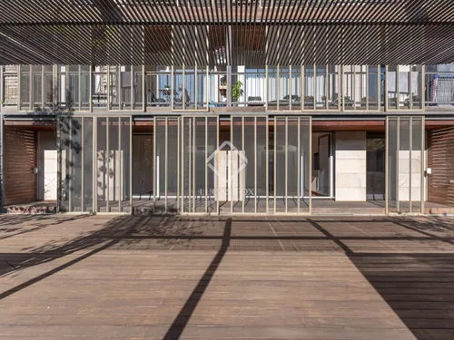 4 Bedrooms Apartment in Provença