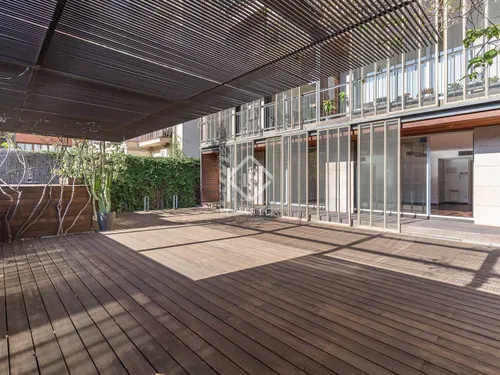 4 Bedrooms Apartment in Provença