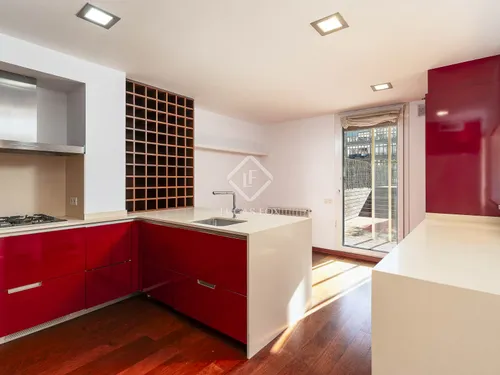 4 Bedrooms Apartment in Provença