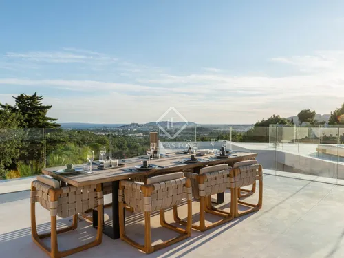 4 Bedrooms House / Villa in Santa Eularia del rio