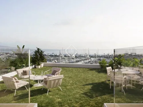 2 Bedrooms Apartment in Passeig del Port