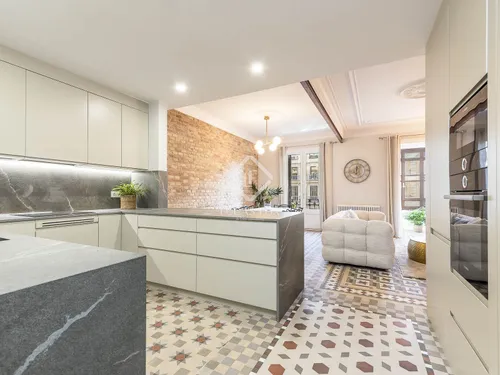 3 Bedrooms Apartment in Aragó