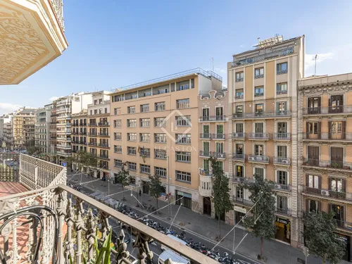 3 Bedrooms Apartment in Aragó