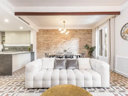 3 Bedrooms Apartment in Aragó