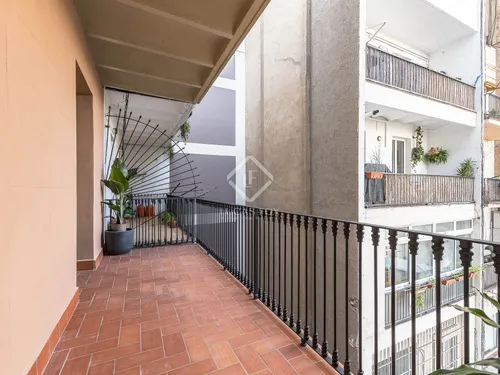 3 Bedrooms Apartment in Aragó
