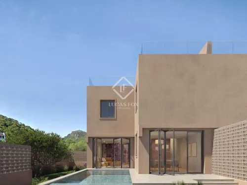 3 Bedrooms House / Villa in Avenida Balanzat