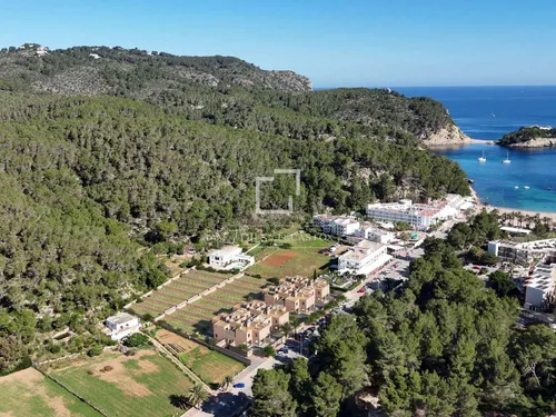 3 Bedrooms House / Villa in Avenida Balanzat