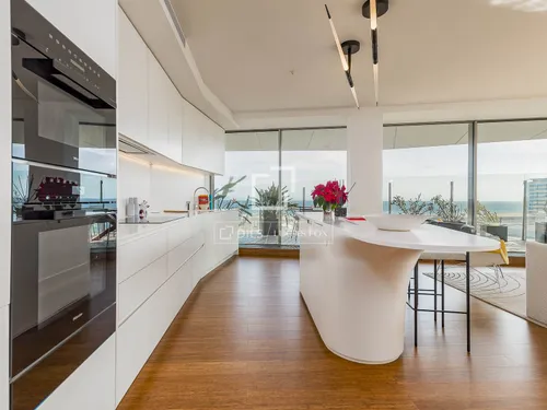 3 Bedrooms Apartment in Rambla Prim