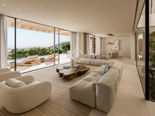 5 Bedrooms House / Villa in Carrer Islandia