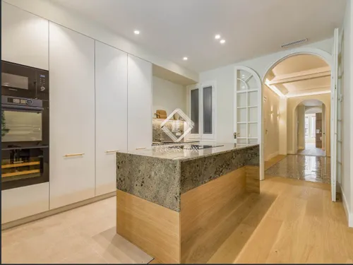 3 Bedrooms Apartment in Gran via