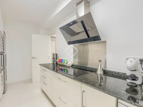 3 Bedrooms Apartment in Calle Ramon de Moncada