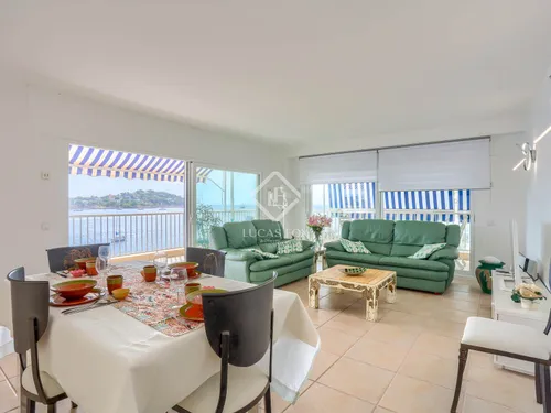 Seafront in Santa Ponsa – Fully Renovated 3-Bedroom apartment with garage and with berth and boat option