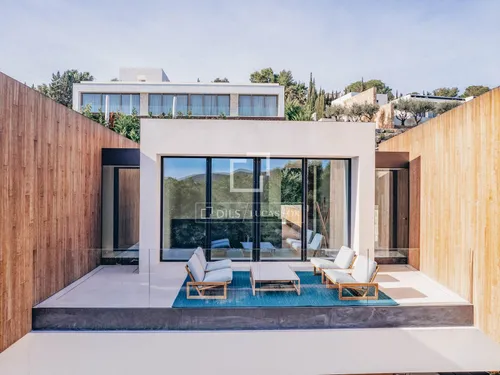 7 Bedrooms House / Villa in Villa Zoom