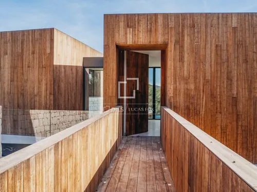 7 Bedrooms House / Villa in Villa Zoom