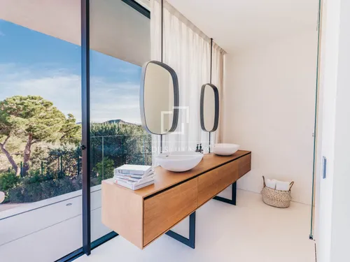 7 Bedrooms House / Villa in Villa Zoom